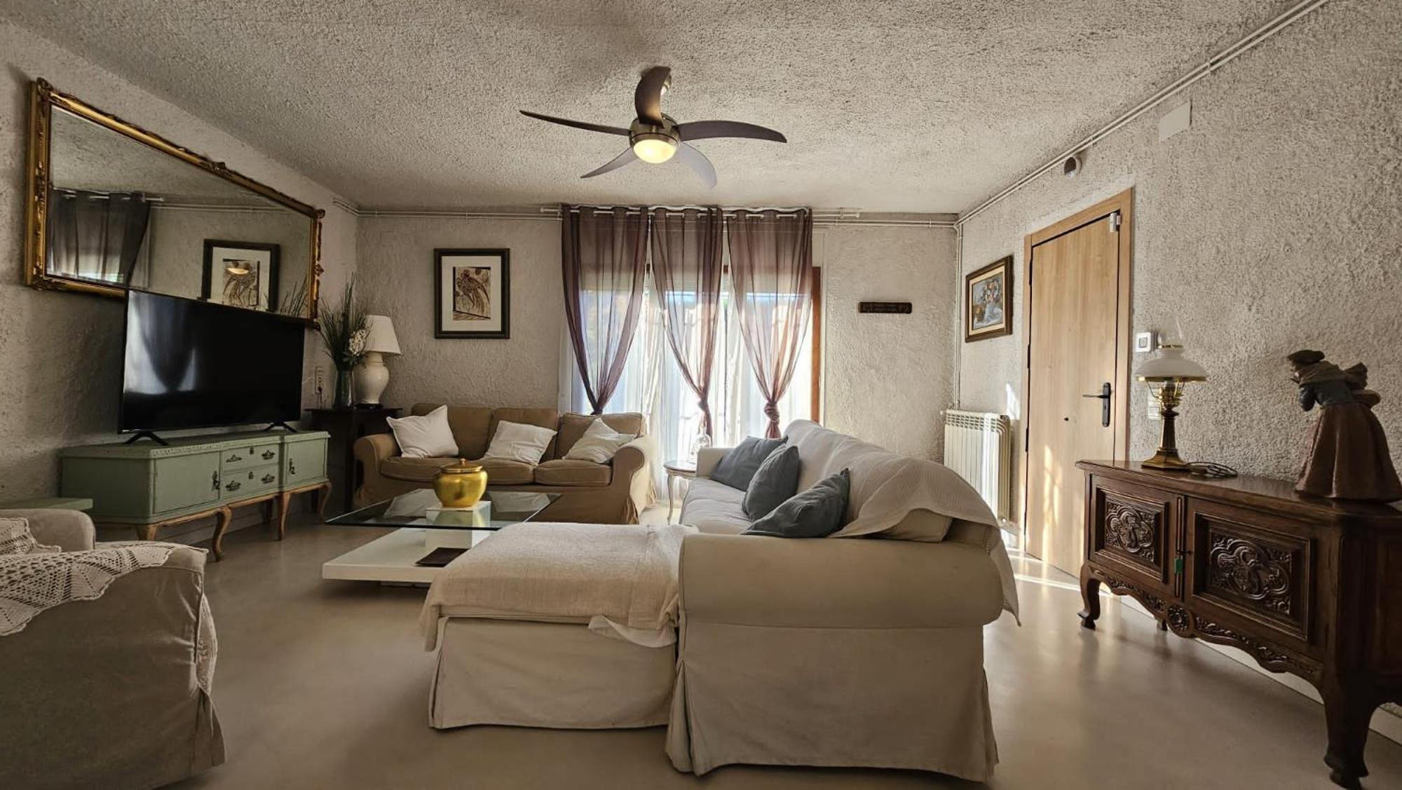 Villadora 산타콜로마데파르네스 외부 사진